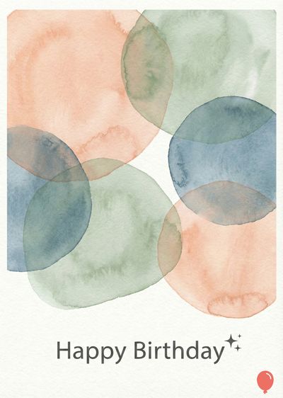 水彩風の、様々な大きさの、丸い形が重なり合うように配置されたカード。オレンジ、緑、青の3色を使用していて、透明感のある仕上がり。下部中央に«Happy Birthday»の文字と、その右に星のマーク、右下に赤い風船のマークが描かれている。
